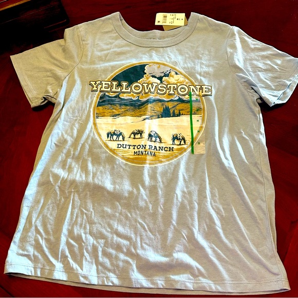 Yellowstone Dutton Ranch Series t-shirt! NWT - Picture 3 of 5